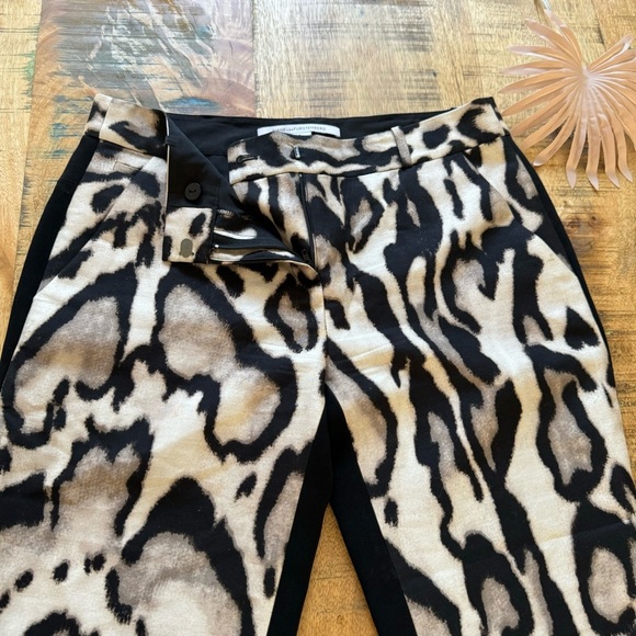 Diane Von Furstenberg Mary Mikado Wool Silk Pants Animal Print Size 6 - Picture 15 of 16